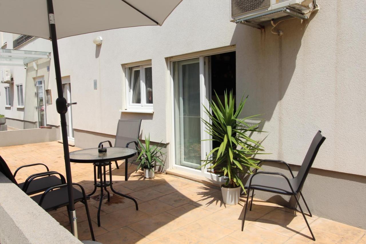 Macadamia Apartment With Garage Parking Split Exterior foto