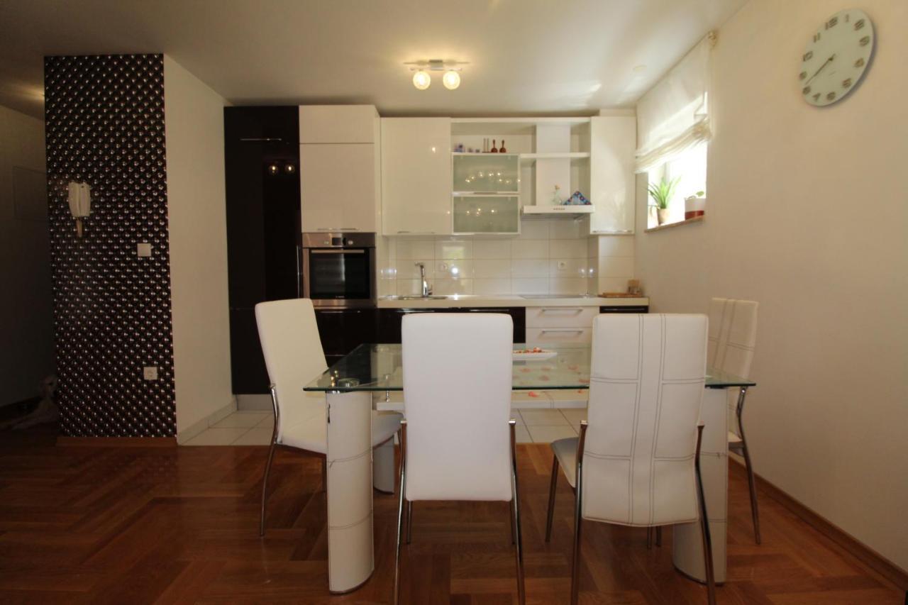 Macadamia Apartment With Garage Parking Split Exterior foto
